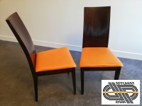 Mobilier CHR : Lot 19 chaises en bois massif verni avec assise simili cuir orange
