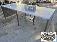 Paillasse 3,4 m2 : table haute centrale 2m90 x 1m20 inox qualité pro 