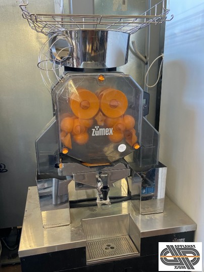 Stand mobile à jus d'oranges fraiches ( haut rendement ) – ZuMEX – SPEED UP  (de 2019) occasion - 2 950,00 € HT